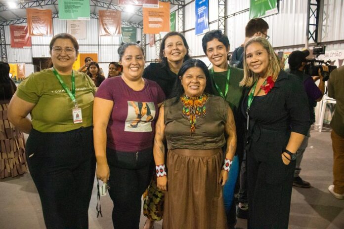 Visita da ministra Sônia Guajajara fortalece atuação dos Centros Yanomami e Ye’kwana do MDHC em Boa Vista (RR)